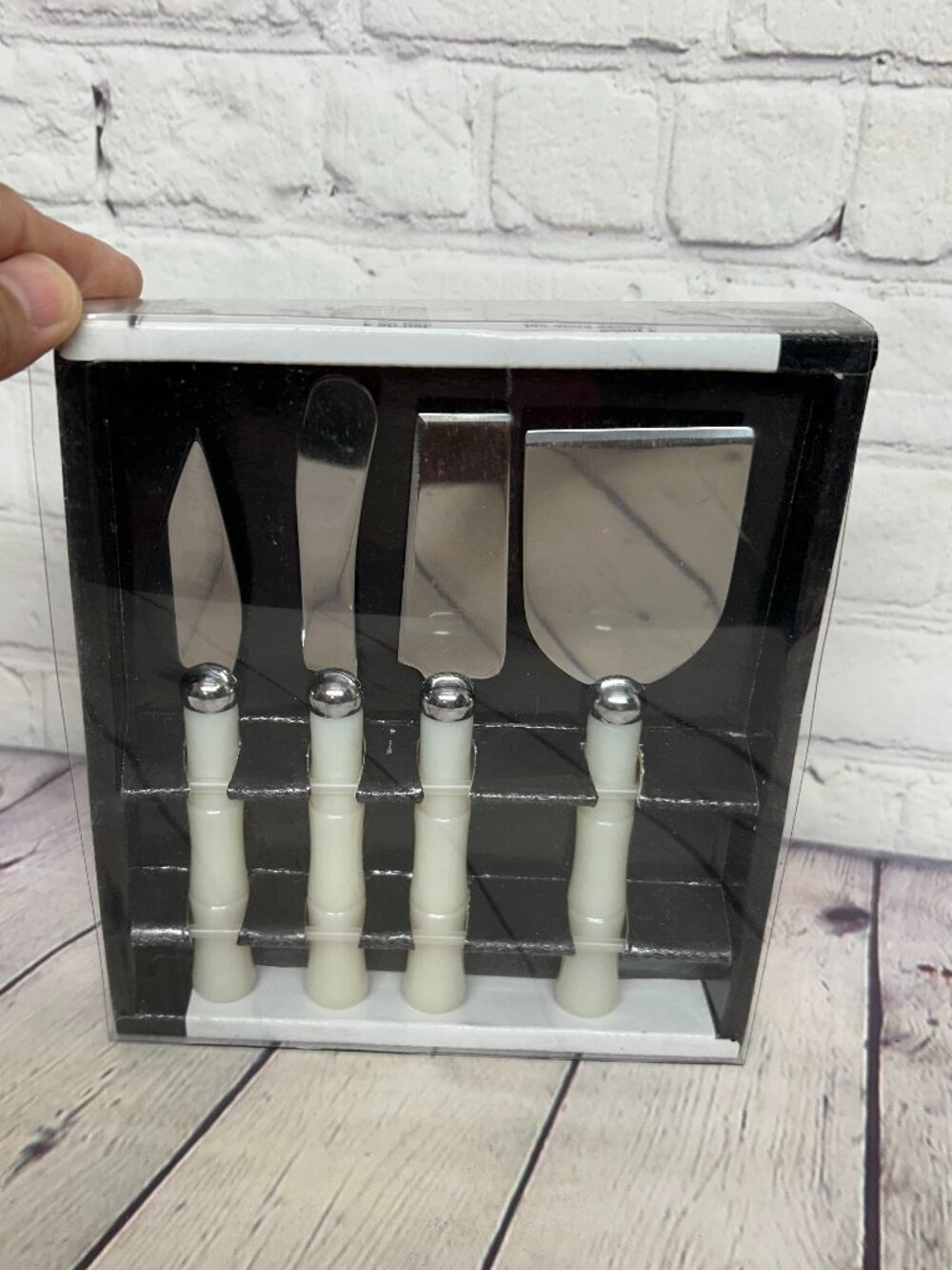 Home Styles 4-Piece Cheese Knife Set - New in Box